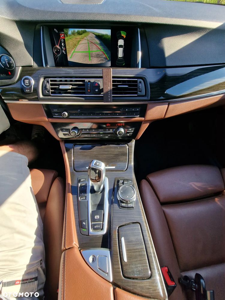 BMW Seria 5 530d Touring Luxury Line - 13