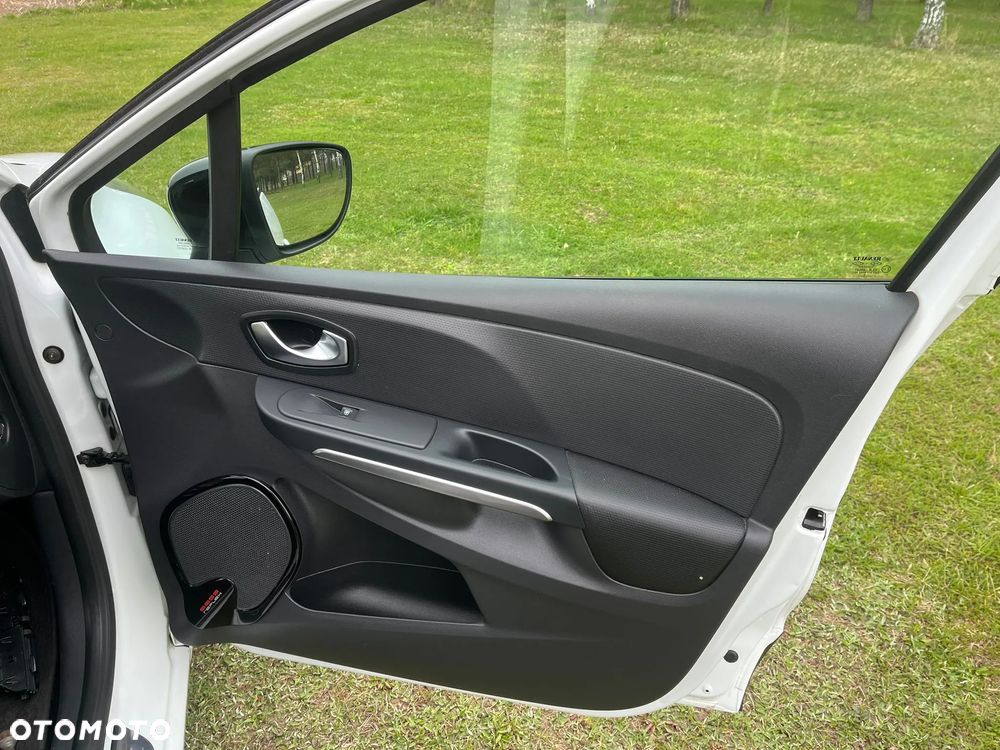 Renault Clio 1.2 16V 75 LIMITED - 24