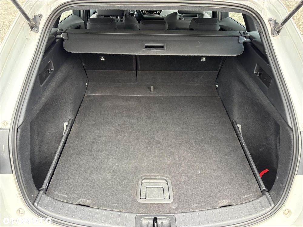 Toyota Corolla 1.8 Hybrid Comfort - 13