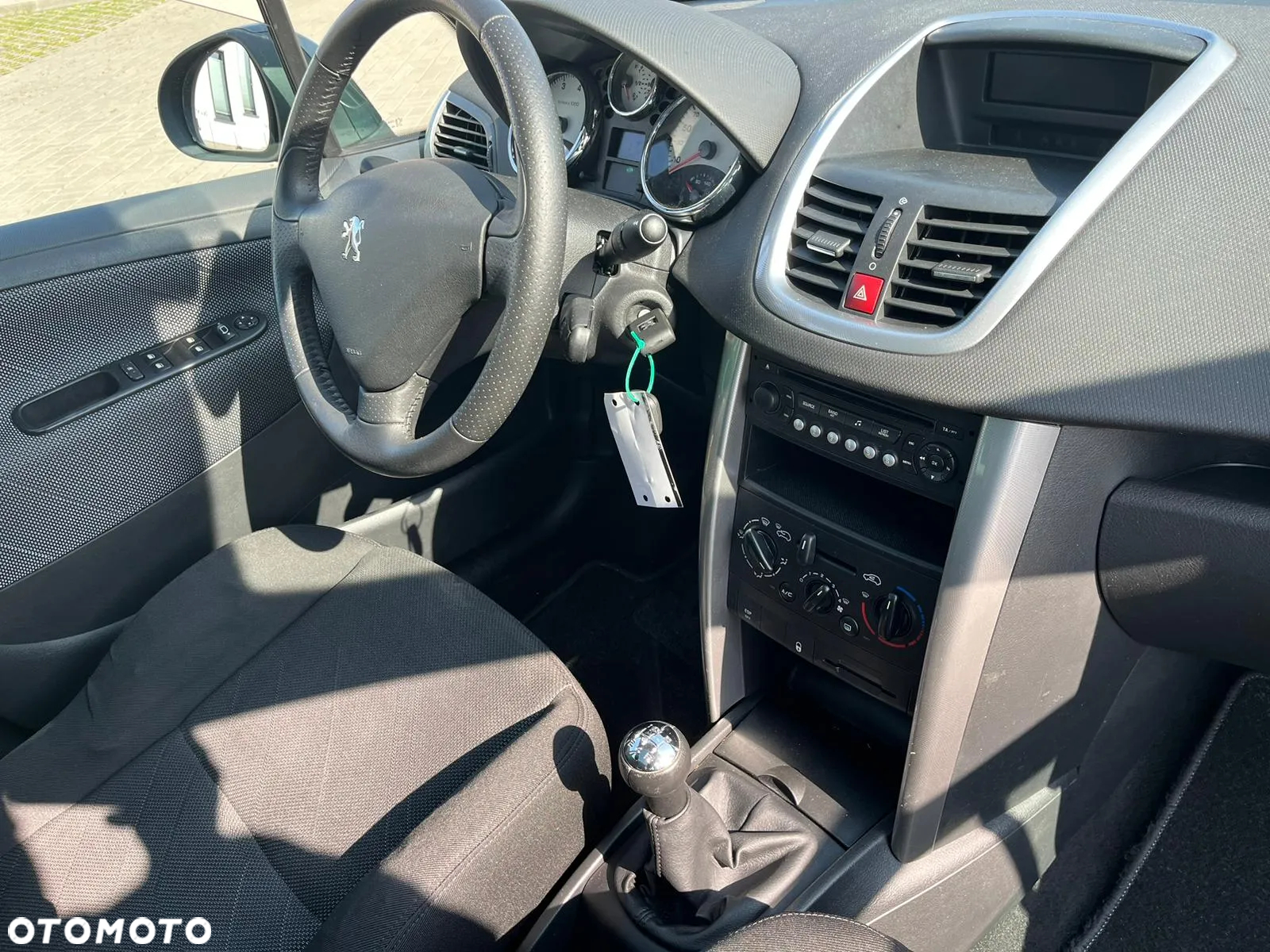 Peugeot 207 1.4 16V Trendy - 6