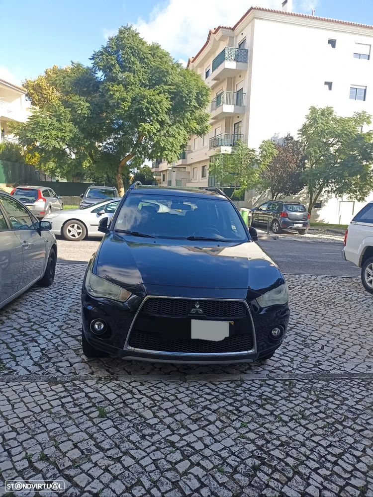 Mitsubishi Outlander - 1