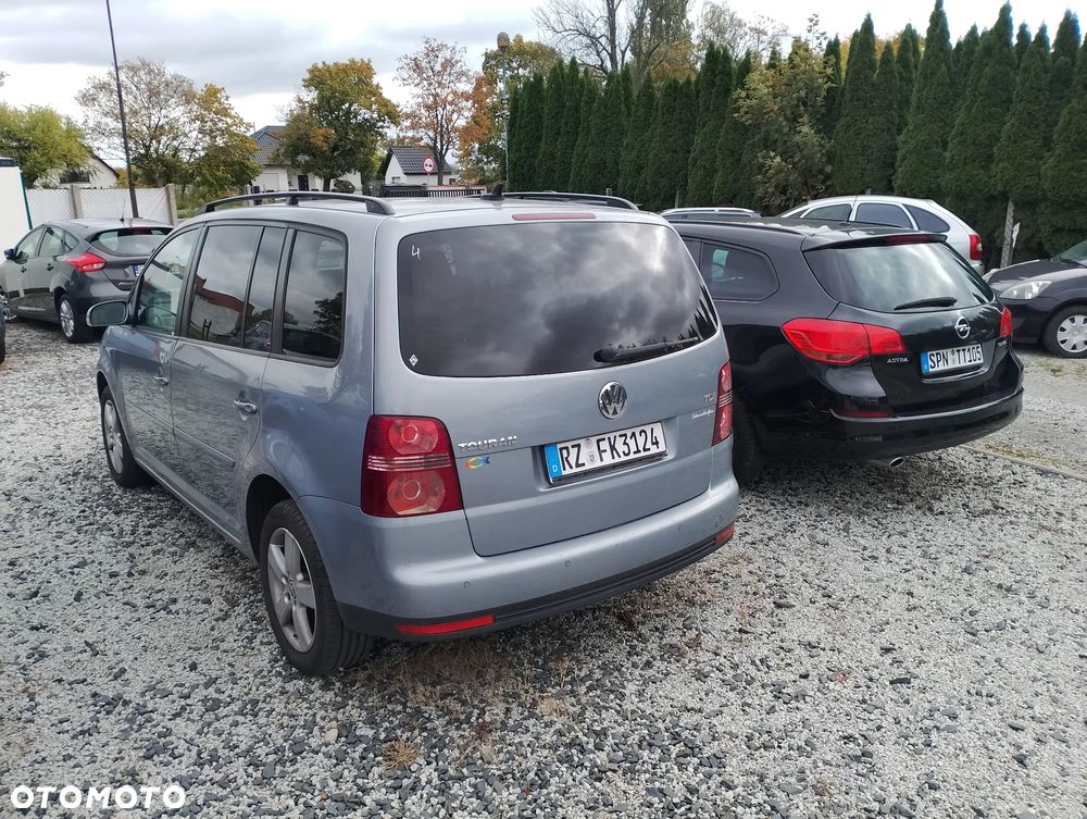 Volkswagen Touran - 8
