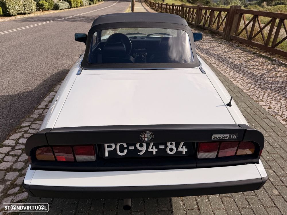 Alfa Romeo Spider 1.6 - 12
