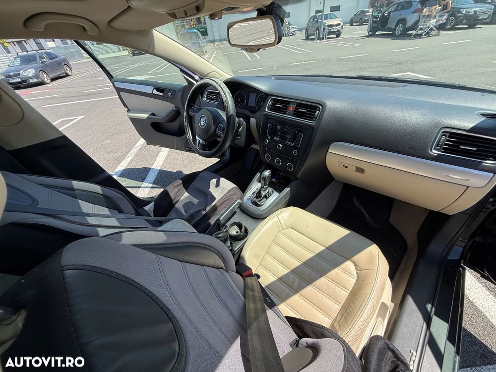 Volkswagen Jetta - 5