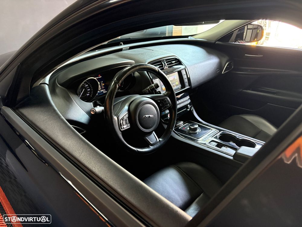 Jaguar XE E-Performance Aut. Prestige - 48