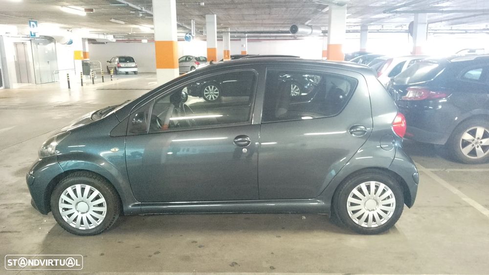 Toyota Aygo Standard - 10