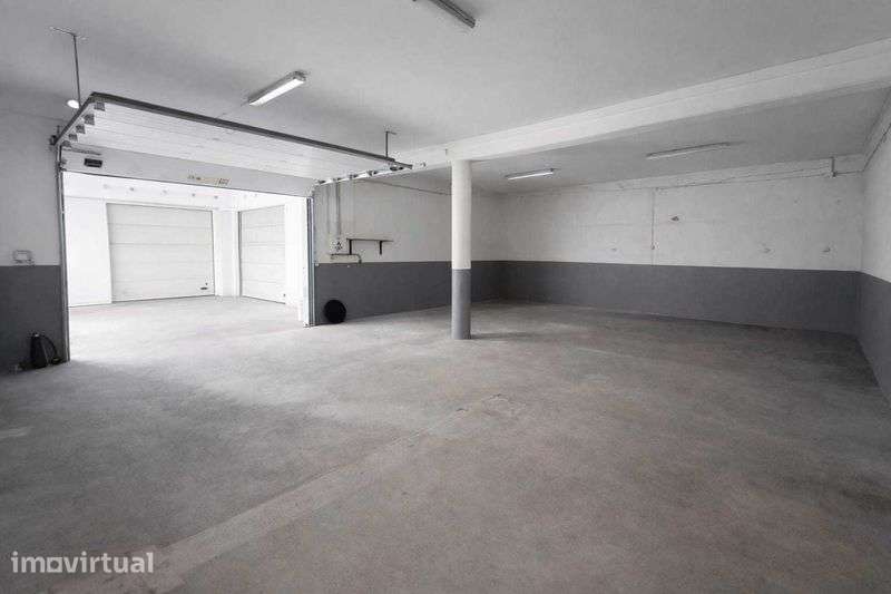 Armazém Amplo e Bem Localizado em Nogueira do Cravo-Oliveira Azemeis - Grande imagem: 3/5
