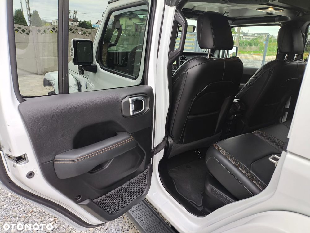 Jeep Wrangler - 22
