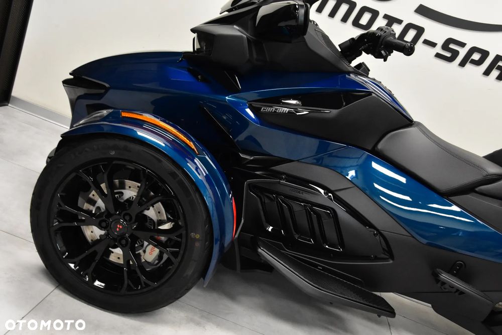 Can-Am Spyder - 15