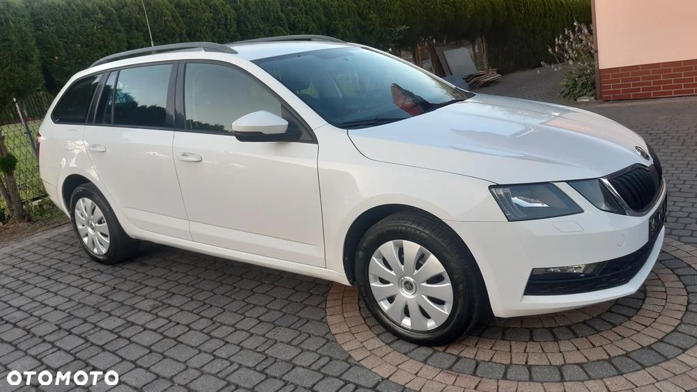 Skoda Octavia 1.6 TDI DSG Ambition - 3