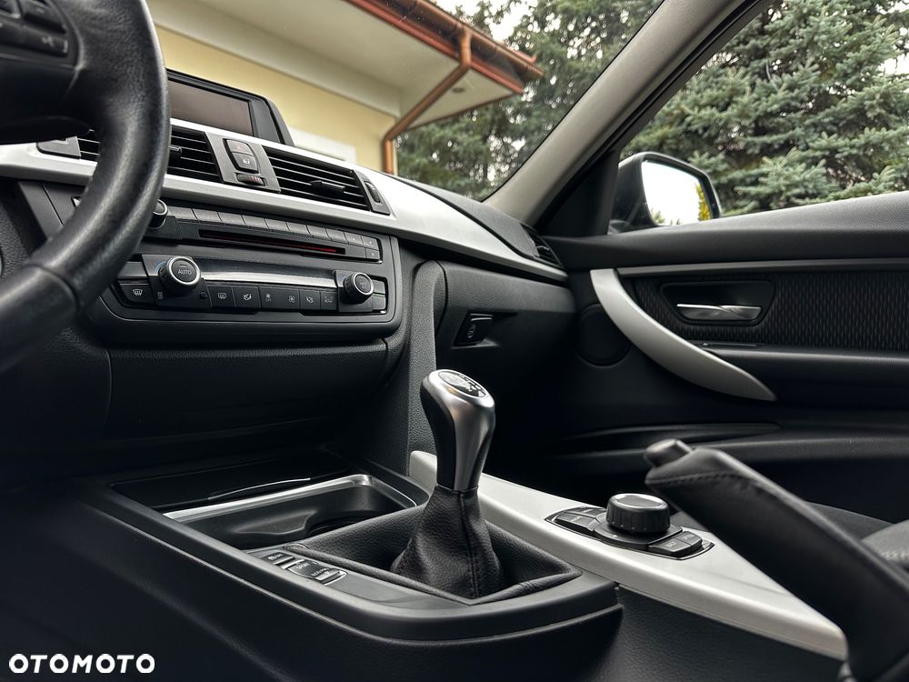 BMW Seria 3 320d - 19
