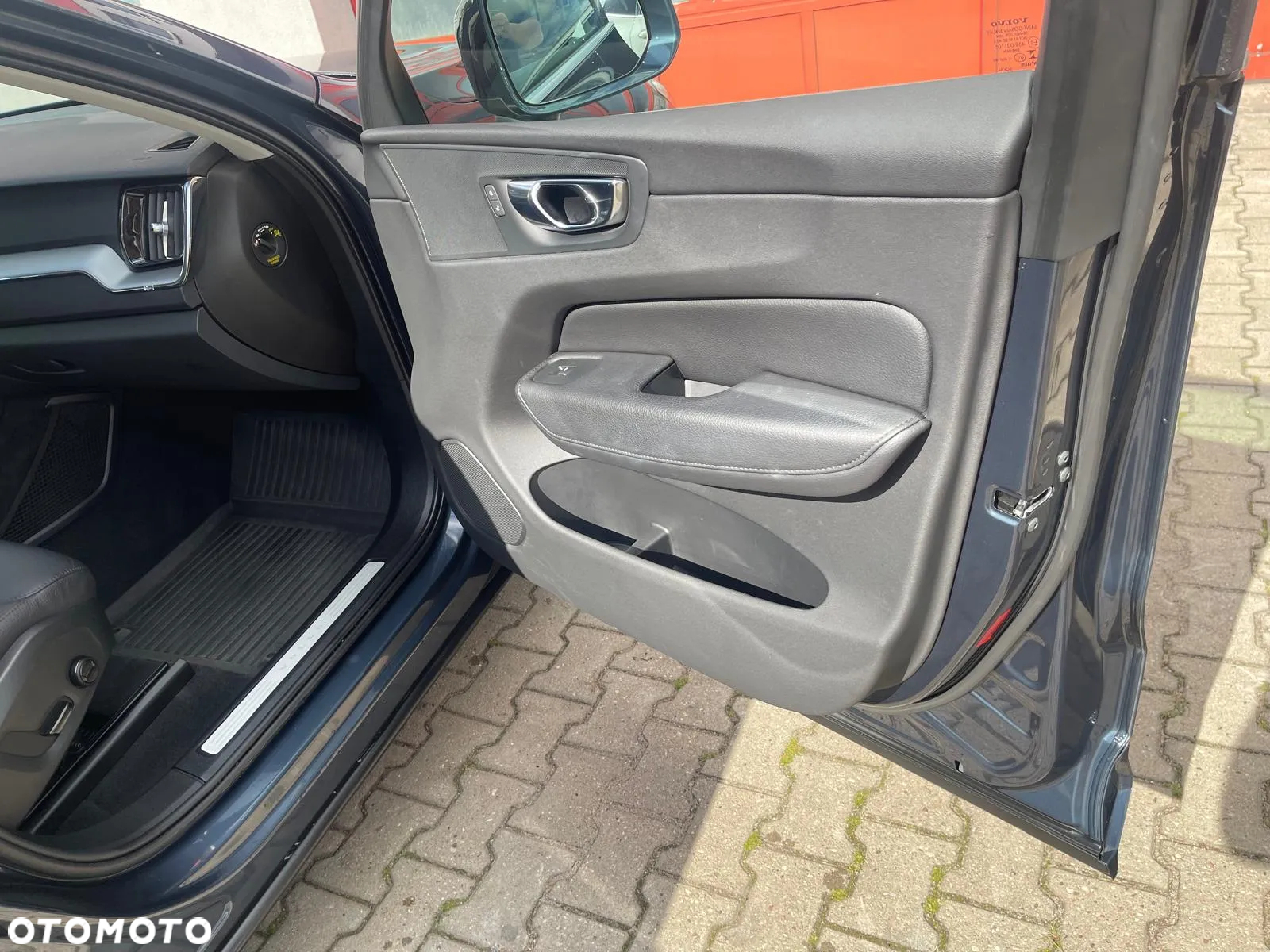 Volvo XC 60 D4 Momentum - 19
