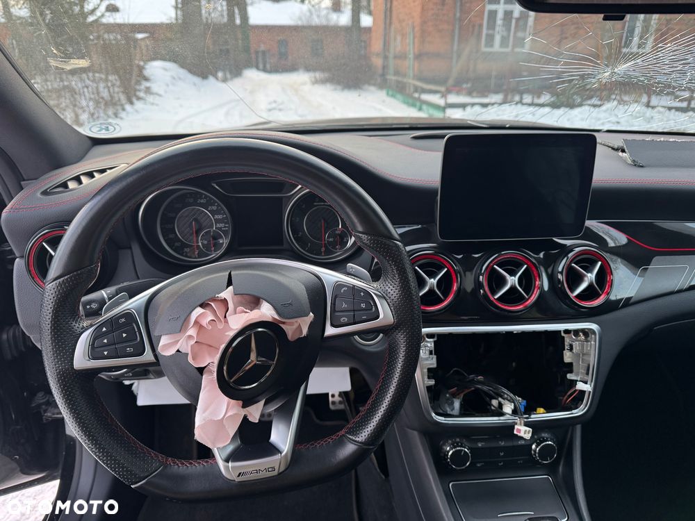 Mercedes-Benz CLA - 17