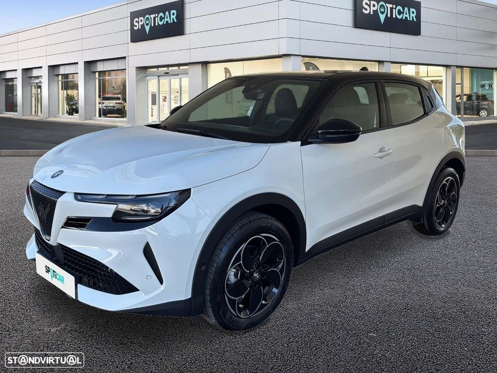 Alfa Romeo Junior 1.2 eDCT6 - 1