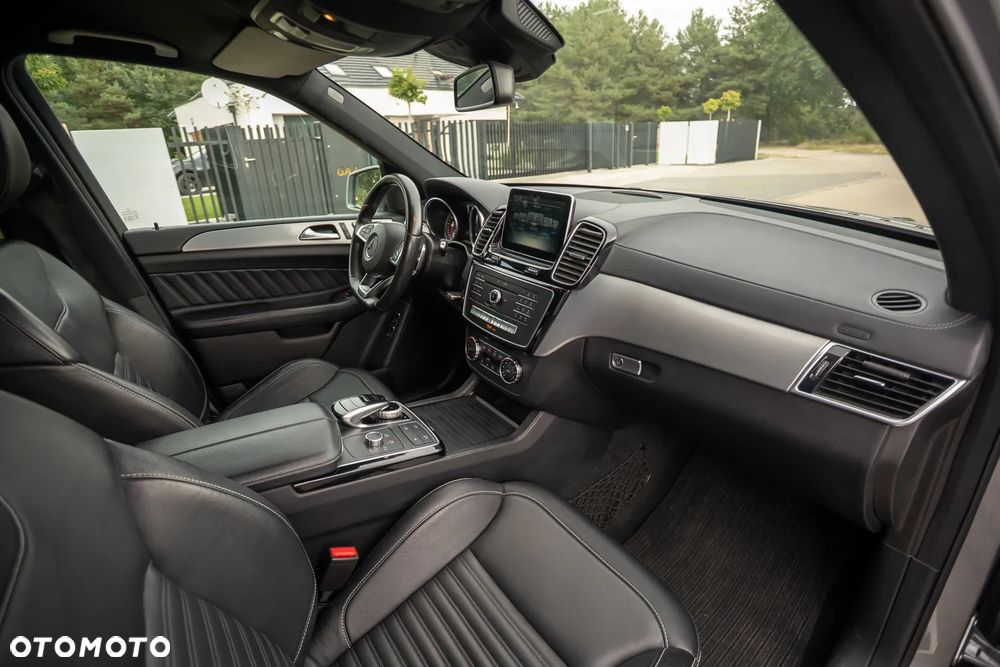 Mercedes-Benz GLE - 22