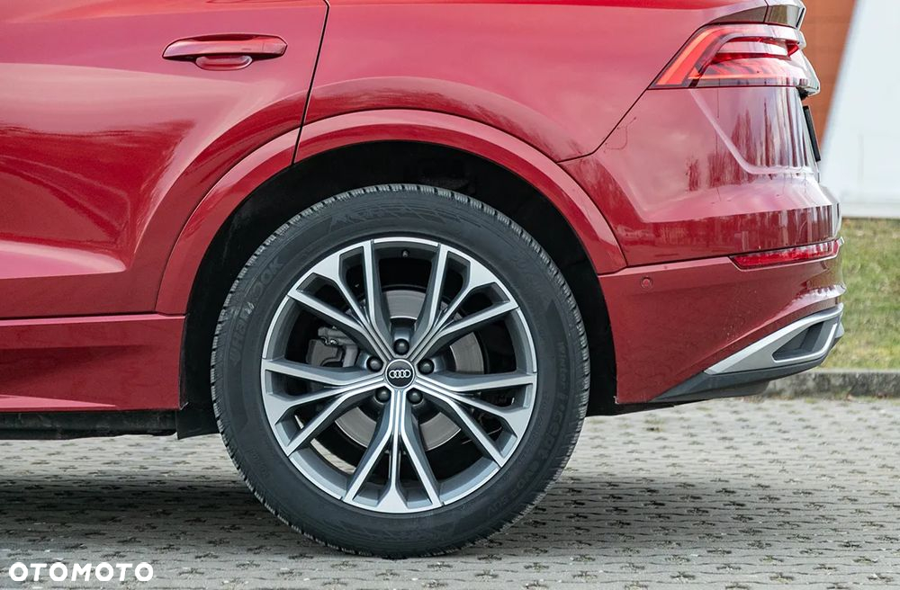 Audi Q8 - 12