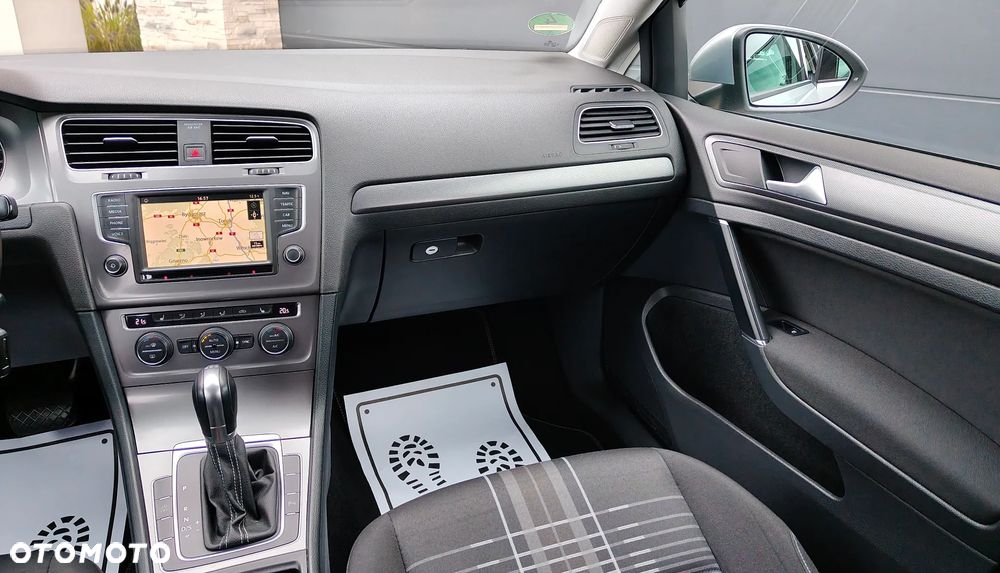 Volkswagen Golf 1.6 TDI BlueMotion Technology DSG Lounge - 21