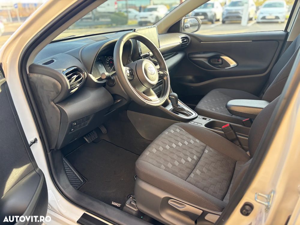 Toyota Yaris 1.5 VVT-i HSD Eco - 11