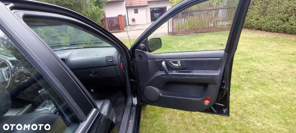 Kia Sorento 3.3 V6 LX - 6