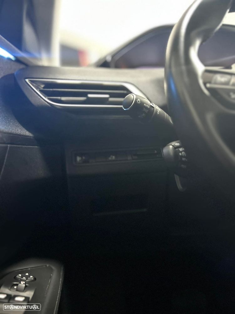 Peugeot 3008 PureTech 130 Stop & Start GPF EAT8 Allure - 27