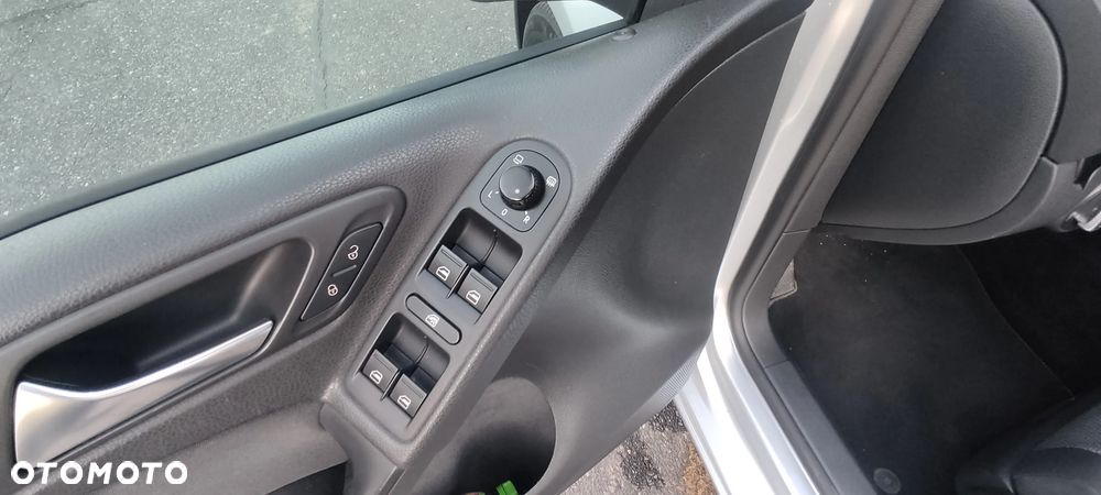 Volkswagen Golf 2.0 TDI Comfortline - 11