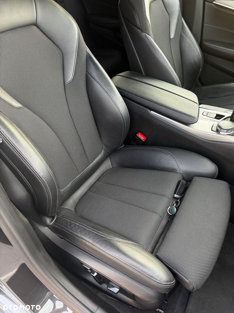 BMW Seria 5 520d Sport Line - 19