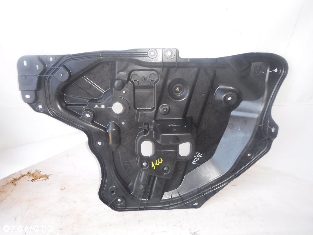 PODNOŚNIK PRZÓD PRAWY MAZDA 3 III BM 13-18 - 1