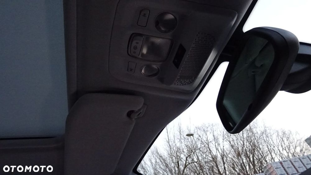 Peugeot 2008 1.2 Pure Tech GPF Allure S&S EAT6 - 22