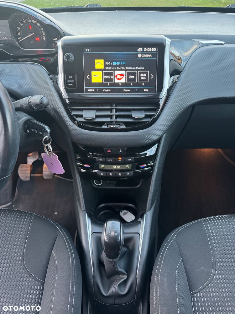 Peugeot 208 1.2 PureTech Allure - 7