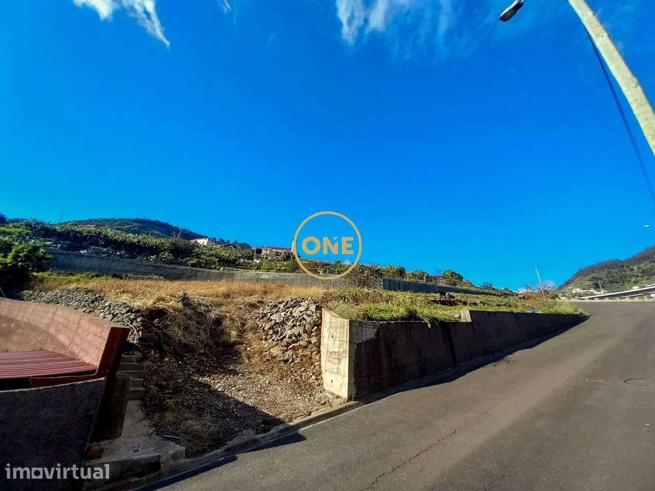 Terreno com 576m² - Grande imagem: 2/13