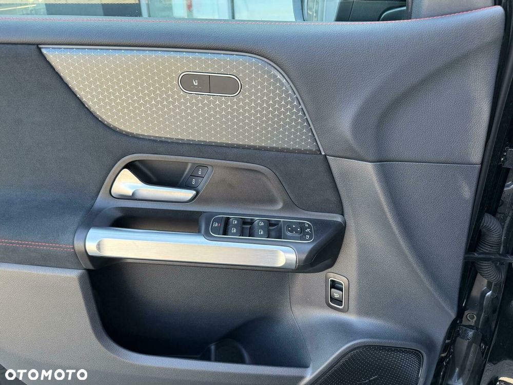 Mercedes-Benz GLB 200 d 4-Matic AMG Line 8G-DCT - 13