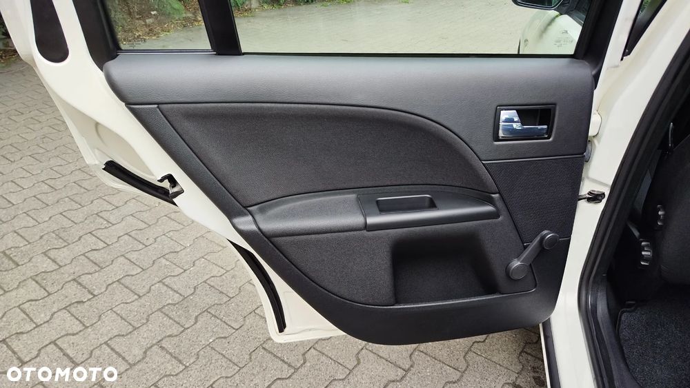 Ford Mondeo 1.8 Trend - 21
