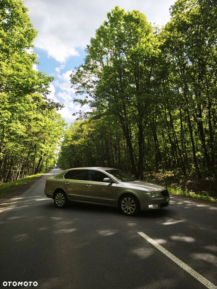 Skoda Superb 2.0 TDI 4x4 Elegance - 1