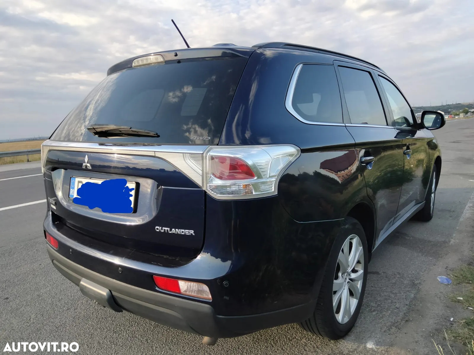 Mitsubishi Outlander 2.2 DI-D AWD A/T Instyle S62 - 3