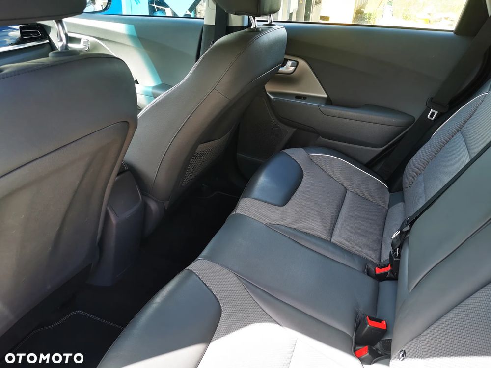 Kia Niro 64kWh M - 11