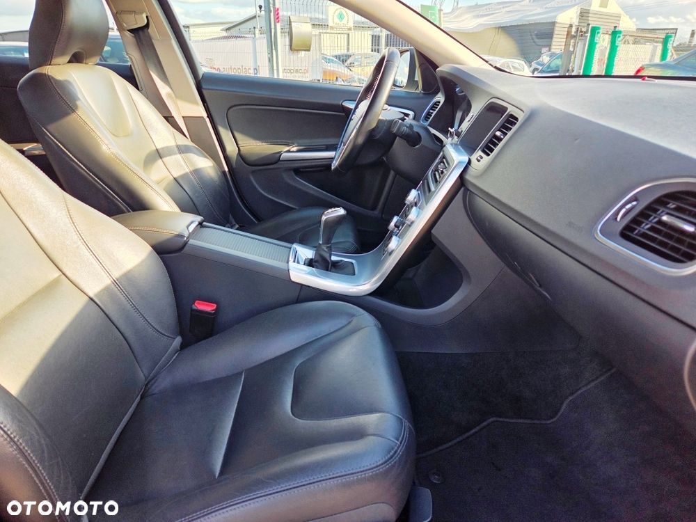 Volvo S60 D2 Drive-E Momentum - 30