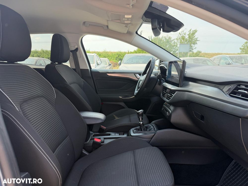 FORD Focus 2022 — imagine 11