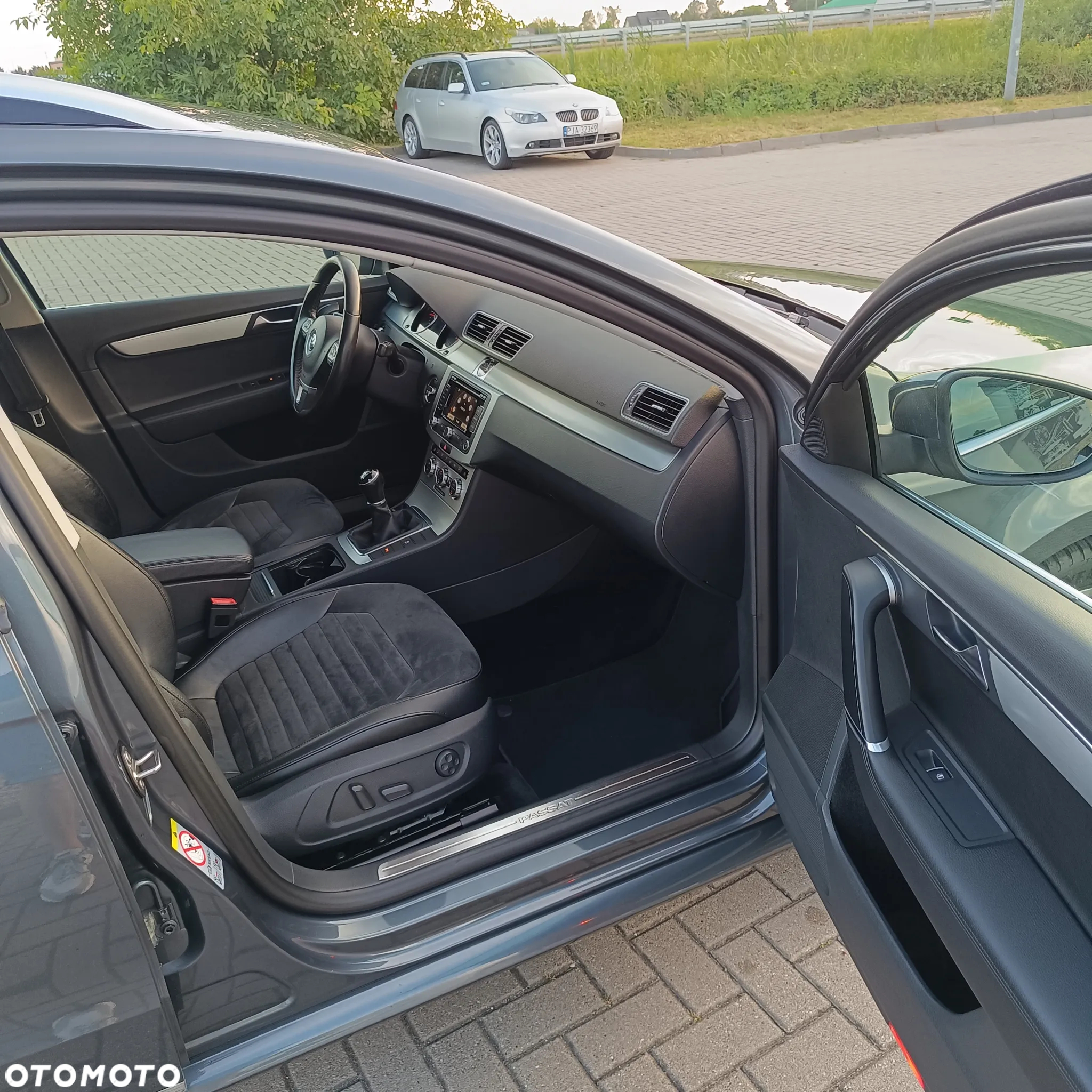 Volkswagen Passat 2.0 TDI Highline - 11