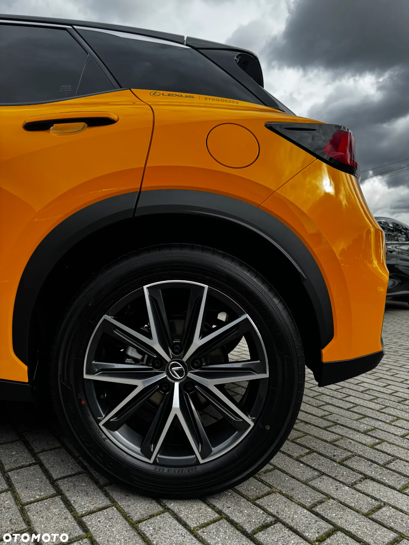 Lexus LBX 1.5 Hybrid Emotion - 6