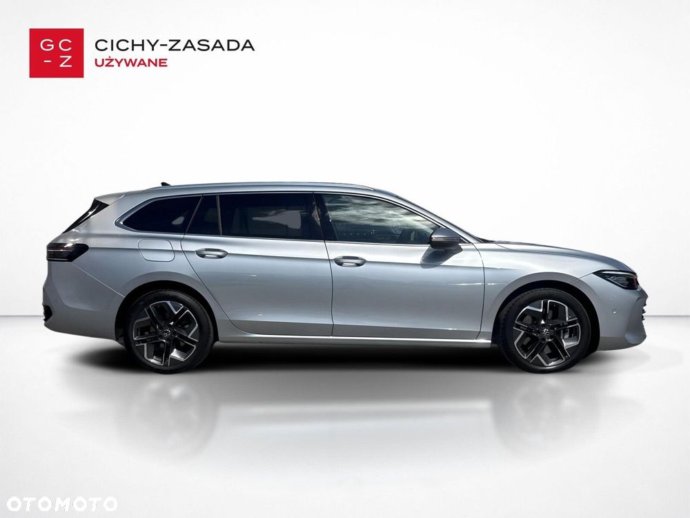 Volkswagen Passat Variant 2.0 TDI SCR 4Mot Elegance DSG - 6