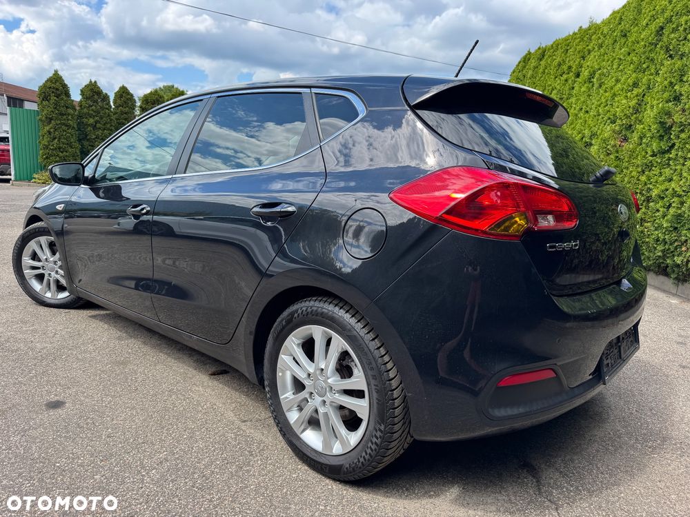 Kia Ceed 1.6 CRDi 128 ISG Fifa World Cup Edition - 6