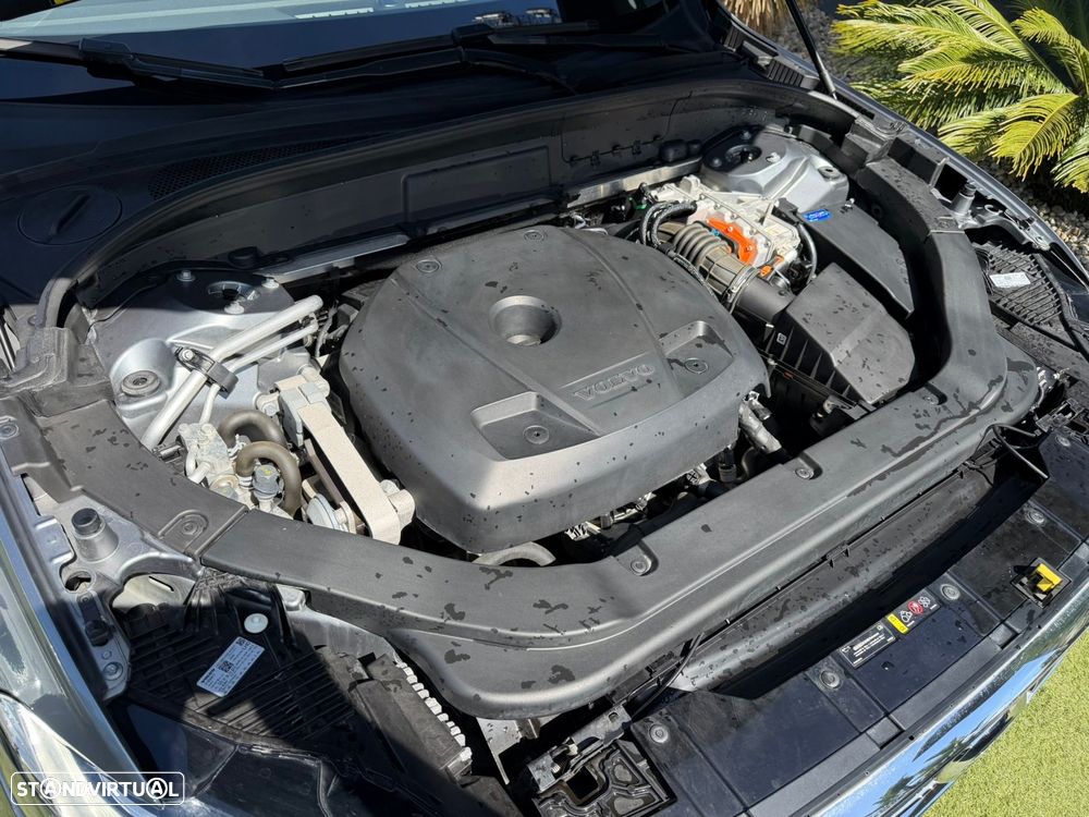Volvo XC 60 2.0 T8 PHEV Momentum Plus AWD - 60