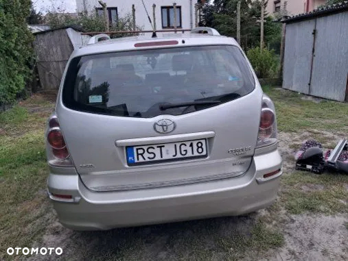 Toyota Corolla Verso 2.2 D-4D Prestige 7os - 12