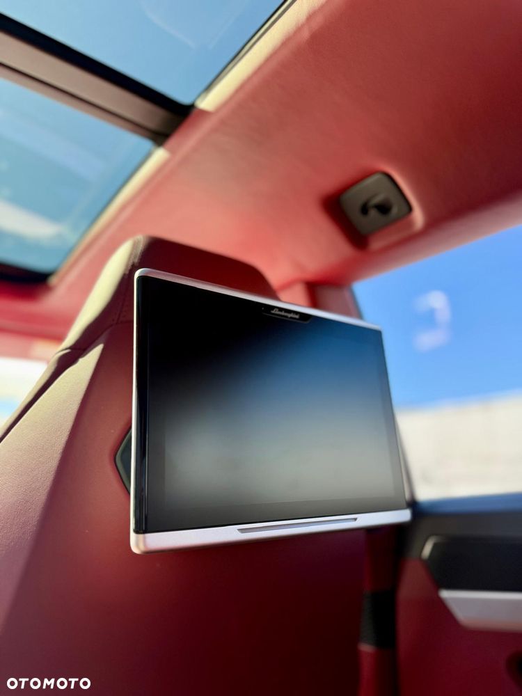 Lamborghini Urus - 11