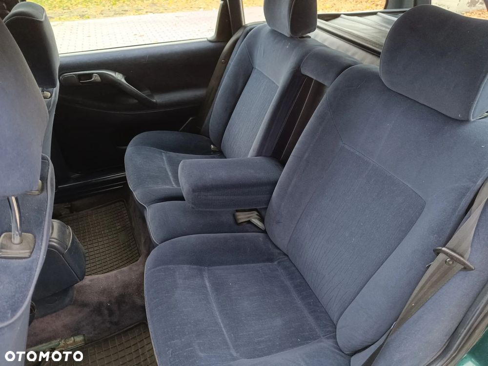 Volkswagen Passat - 14