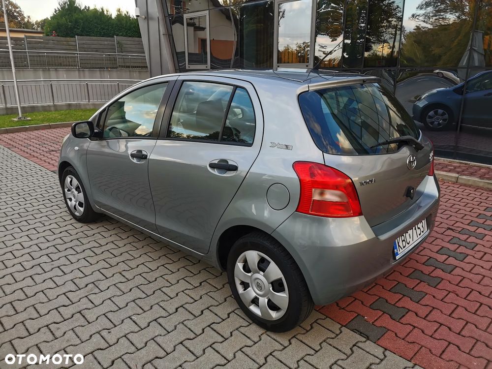 Toyota Yaris 2009 photo 2