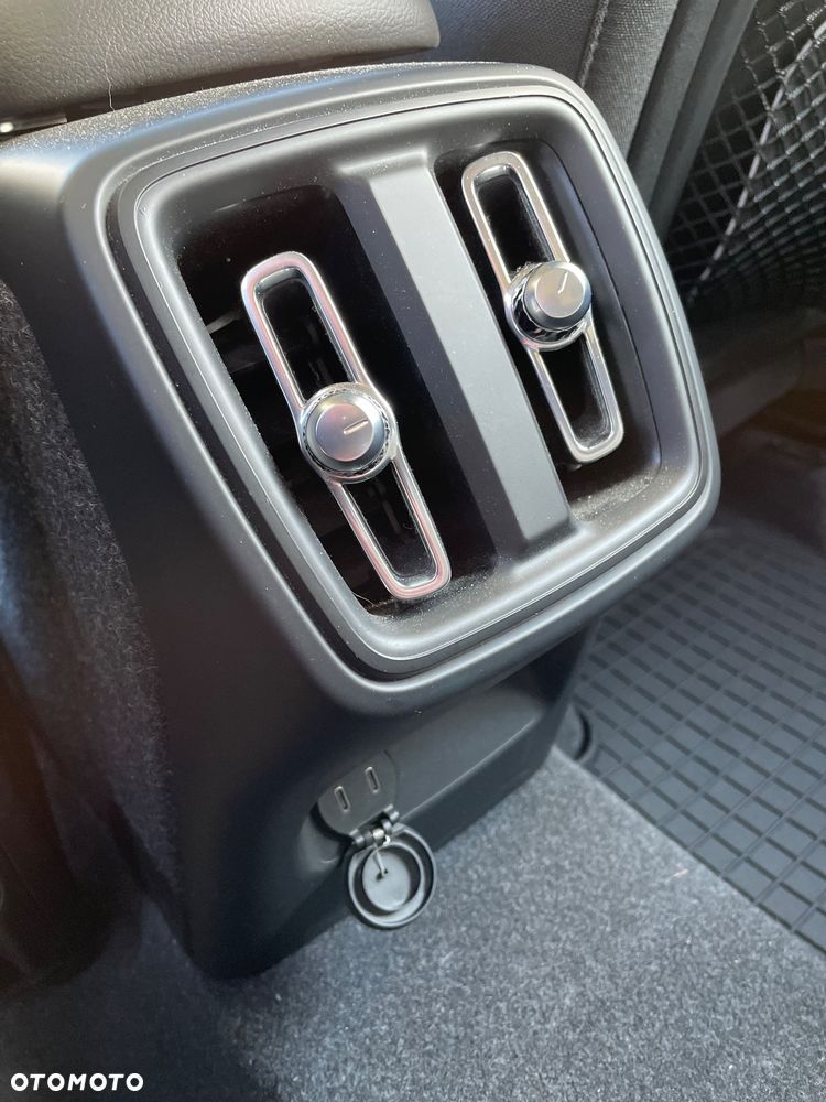 Volvo XC 40 T3 Momentum Pro - 6