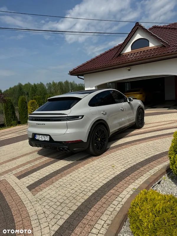 Porsche Cayenne Coupe GTS - 3