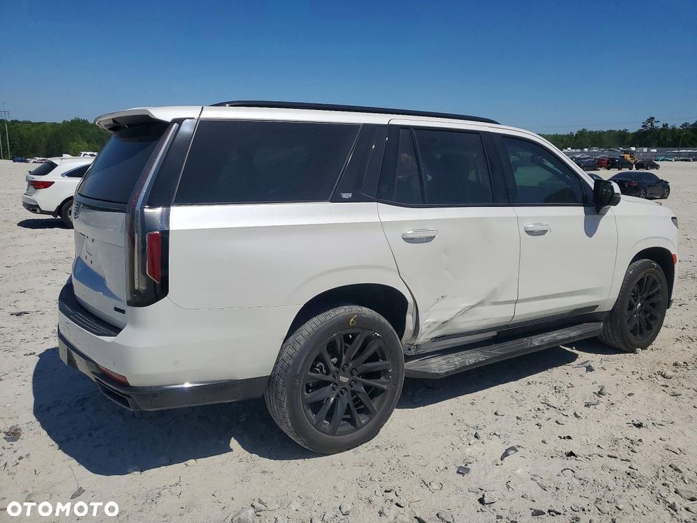 Cadillac Escalade - 4