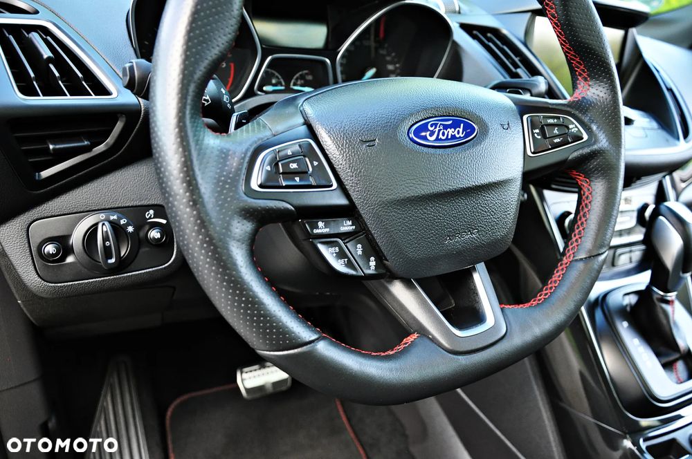 Ford Kuga 2.0 TDCi 4x4 ST-Line - 33